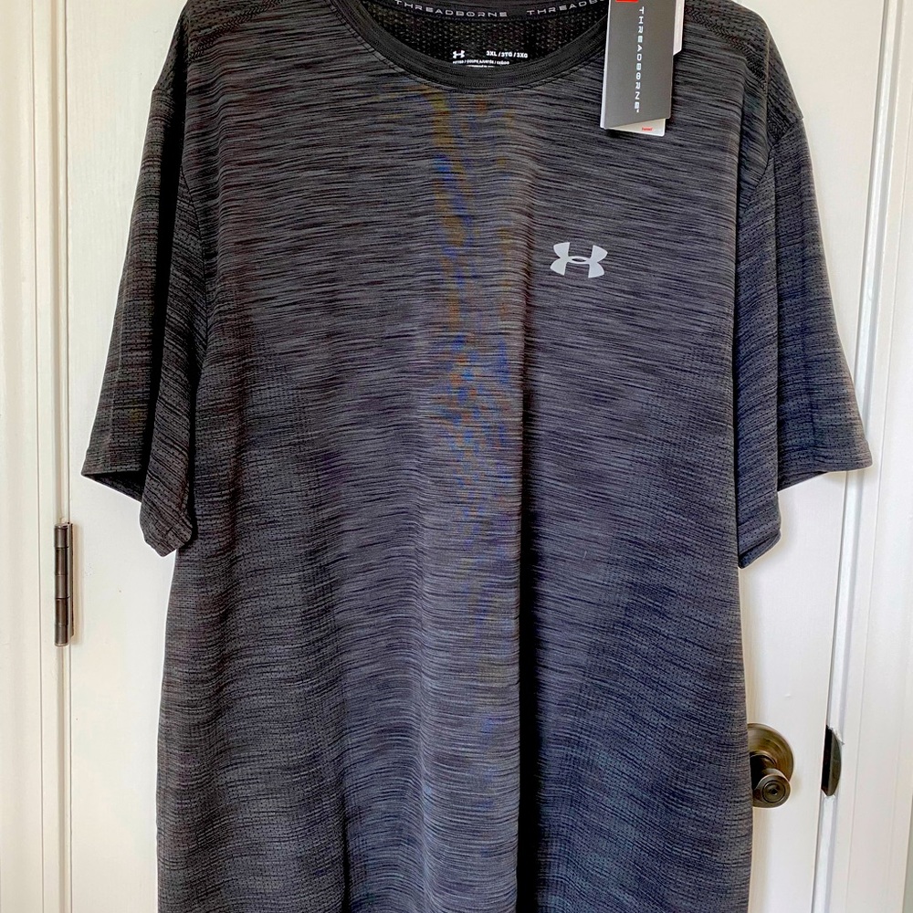 Mens Under Armour heat gear short sleeve. Size 3XL